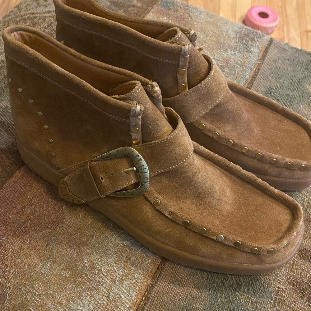 Mens 10.5 coach suede ankle boots NWOB unique and comfortable-authentic